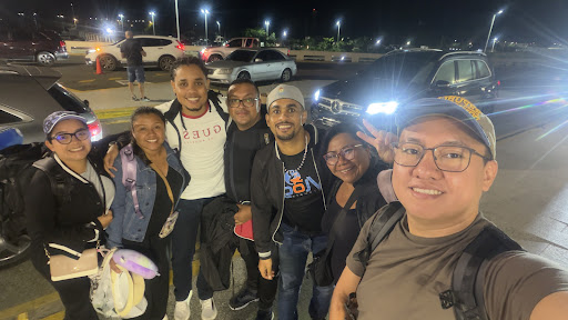 Grupo de amigos sonriendo